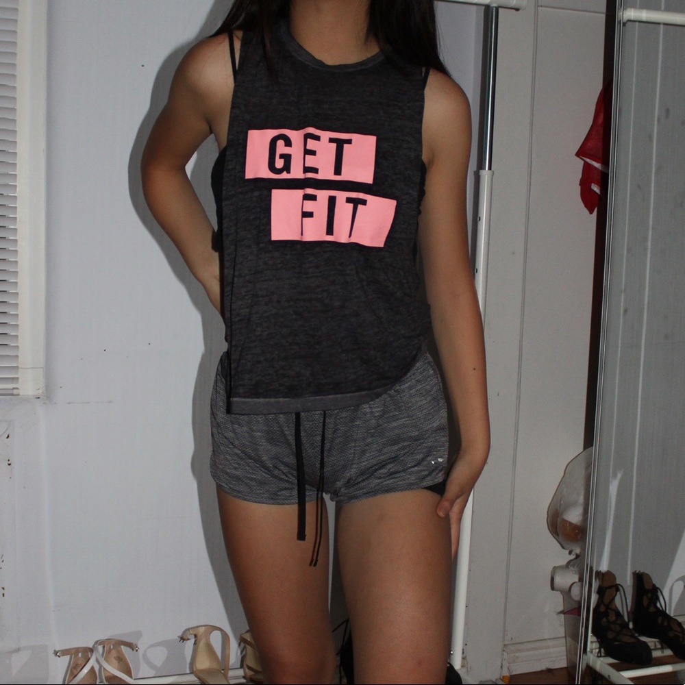 ATHLETIC SPORTY TANK TOP